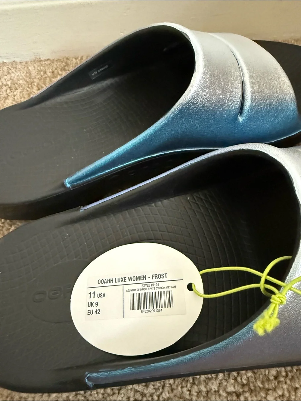 OOFOS OOAHH Luxe slide sandal